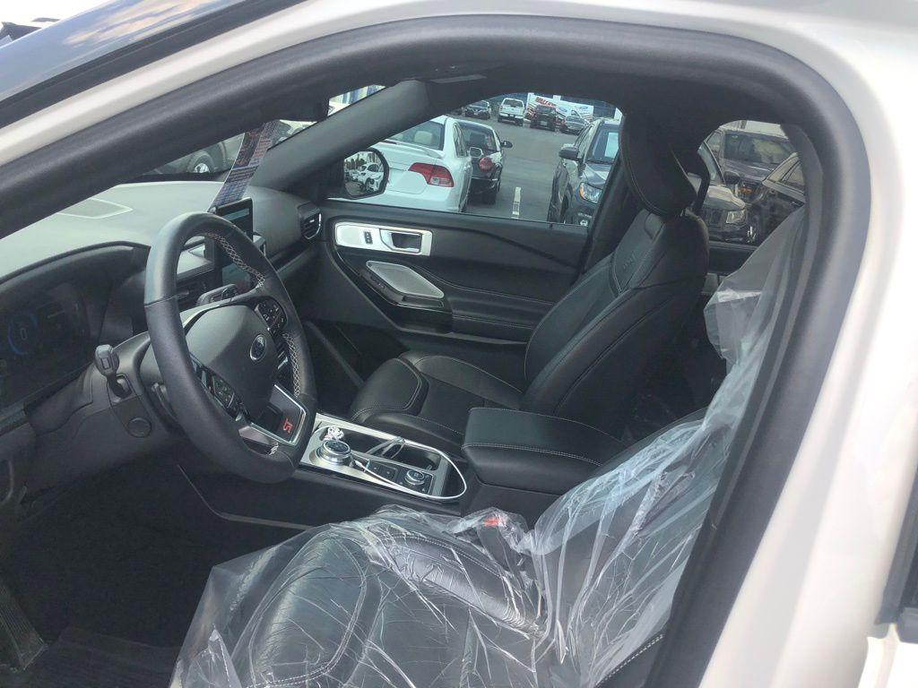 used 2024 Ford Explorer car