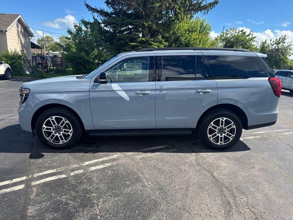 new 2025 Ford Expedition car, priced at $72,065