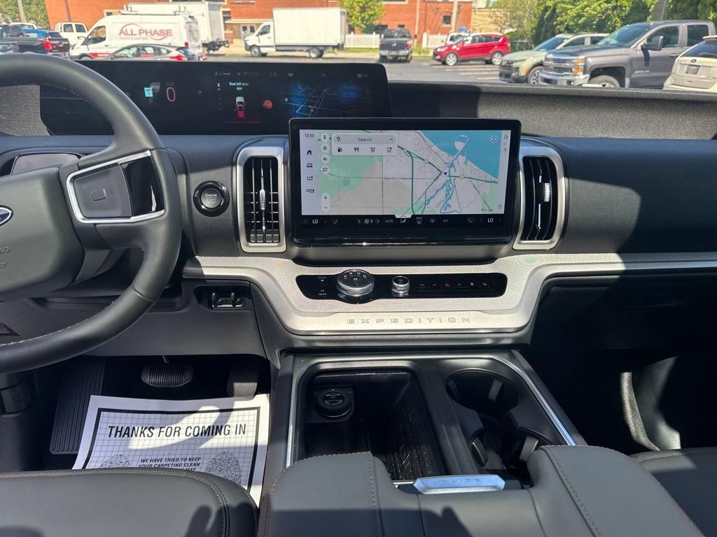 new 2025 Ford Expedition car, priced at $72,065