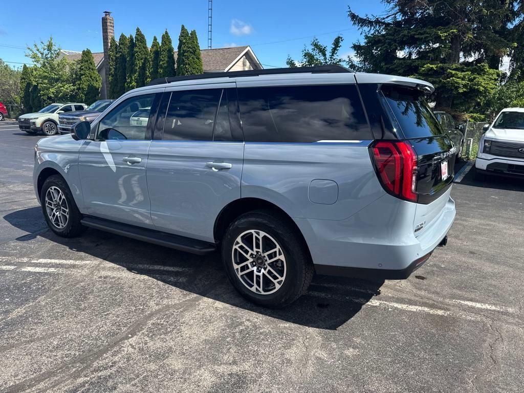 new 2025 Ford Expedition car, priced at $72,065