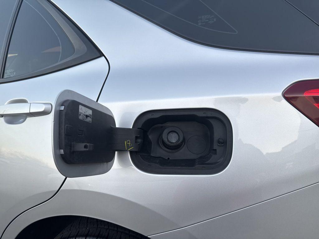 used 2021 Chevrolet Equinox car, priced at $9,999