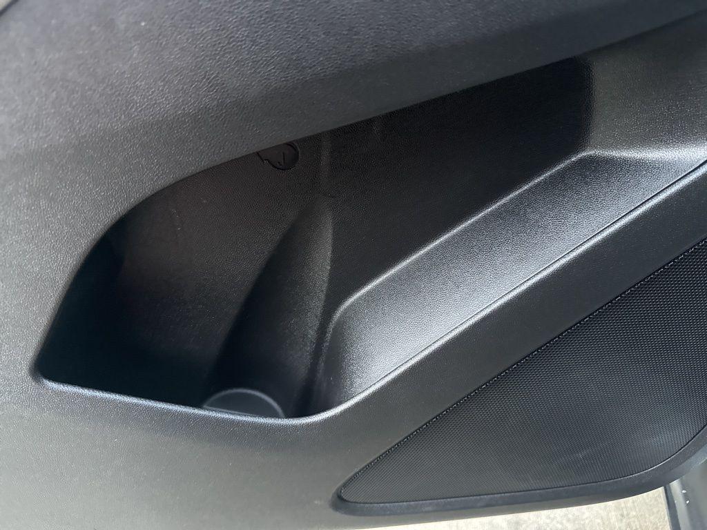 used 2021 Chevrolet Equinox car, priced at $9,999