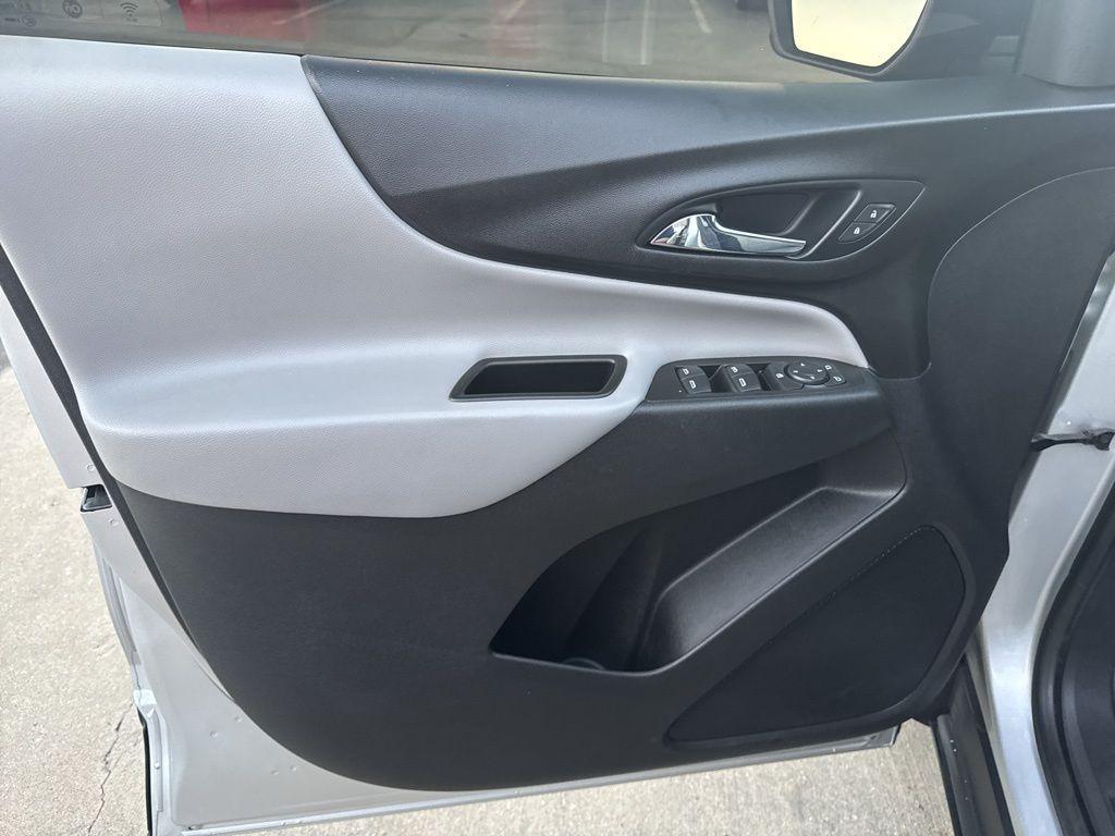 used 2021 Chevrolet Equinox car, priced at $9,999