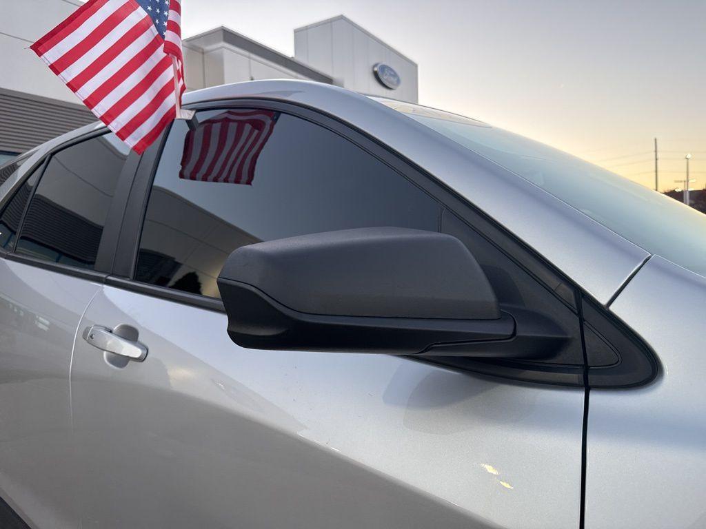 used 2021 Chevrolet Equinox car, priced at $9,999