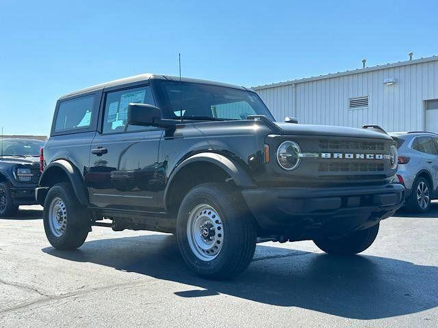 new 2025 Ford Bronco car, priced at $38,490
