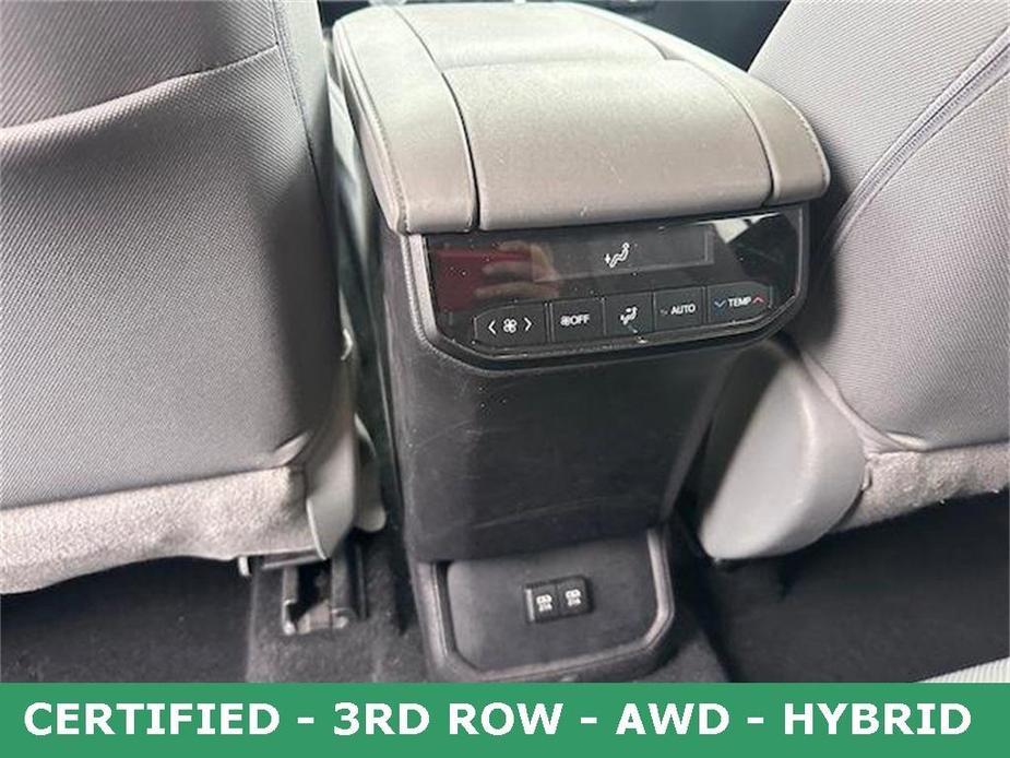 used 2021 Toyota Highlander Hybrid car, priced at $26,650