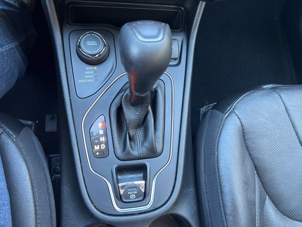 used 2021 Jeep Cherokee car, priced at $18,499