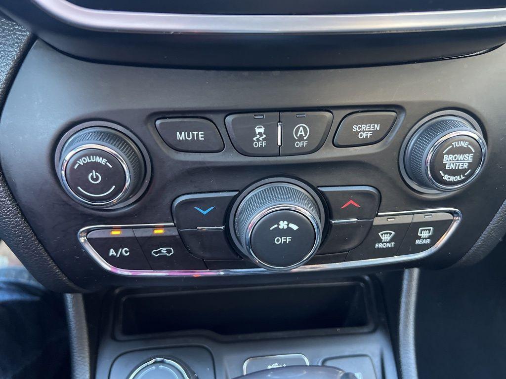 used 2021 Jeep Cherokee car, priced at $18,499