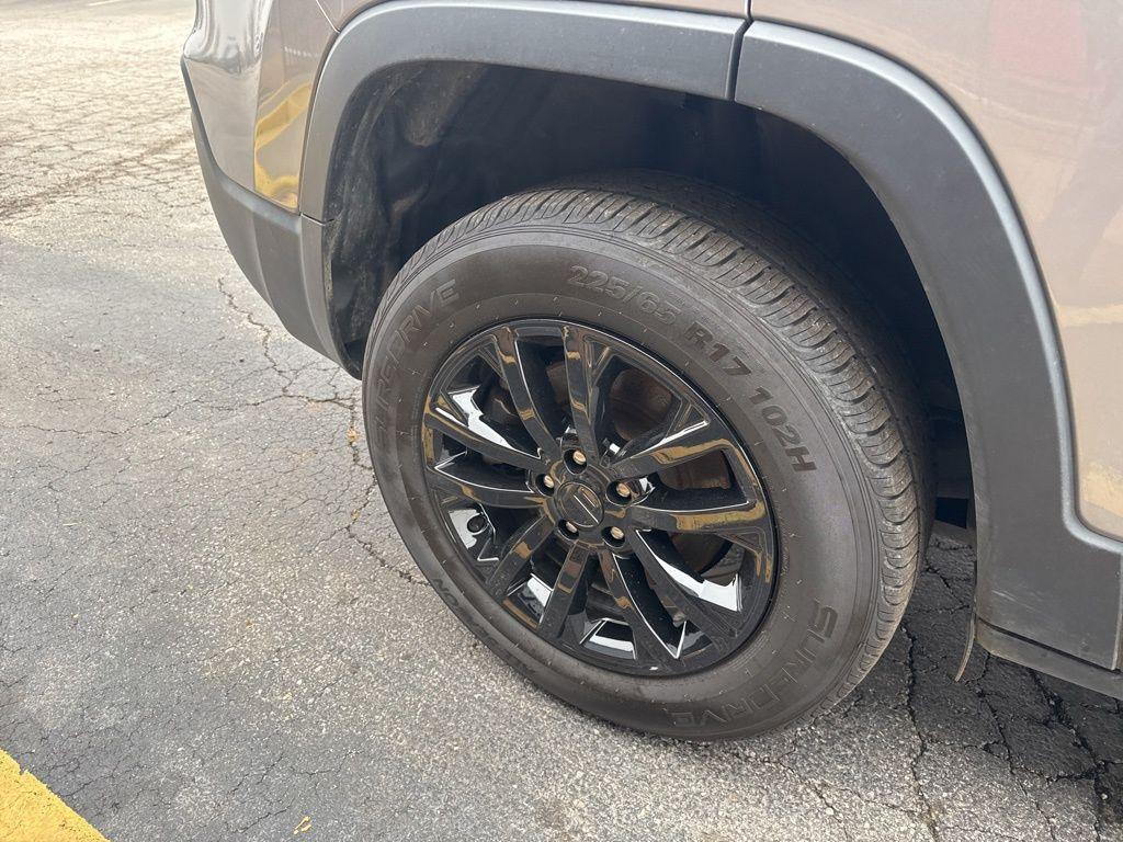 used 2021 Jeep Cherokee car, priced at $18,499