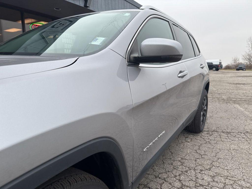 used 2021 Jeep Cherokee car, priced at $18,499
