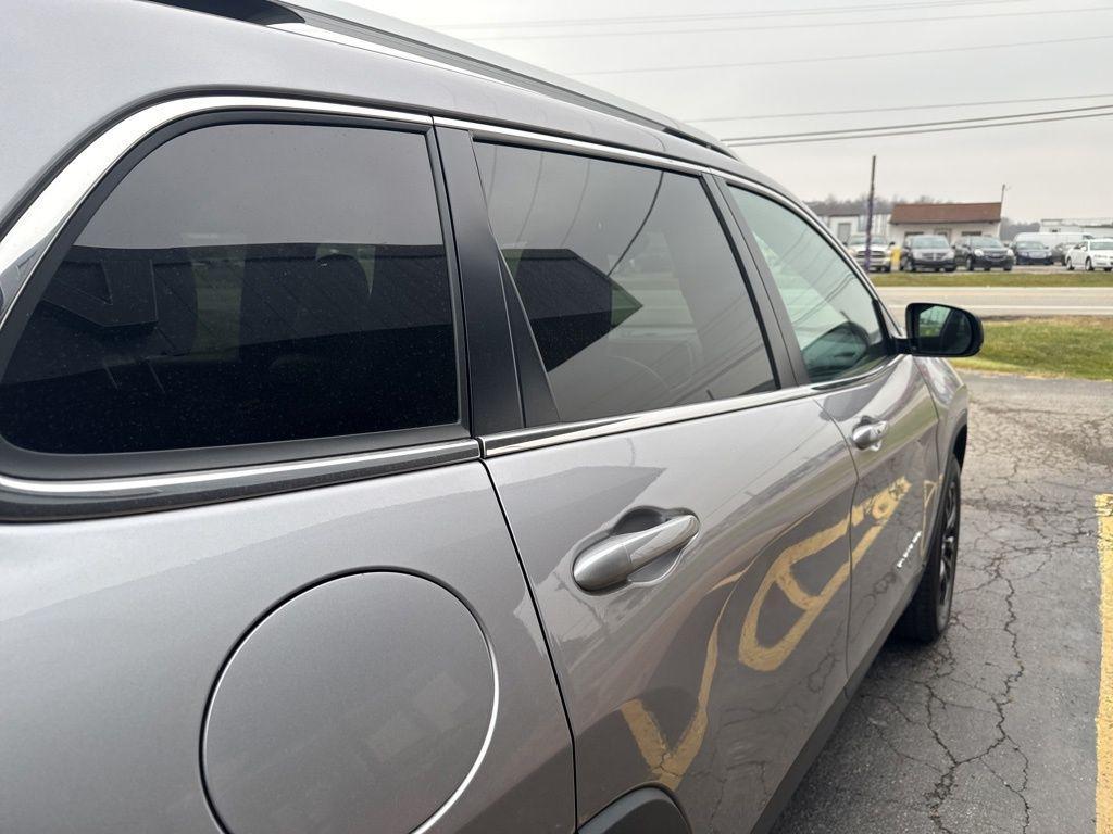 used 2021 Jeep Cherokee car, priced at $18,499