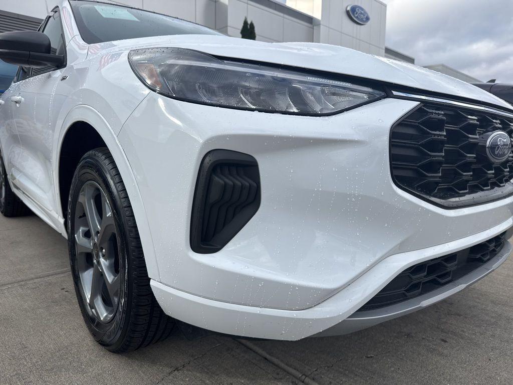 used 2023 Ford Escape car, priced at $24,999