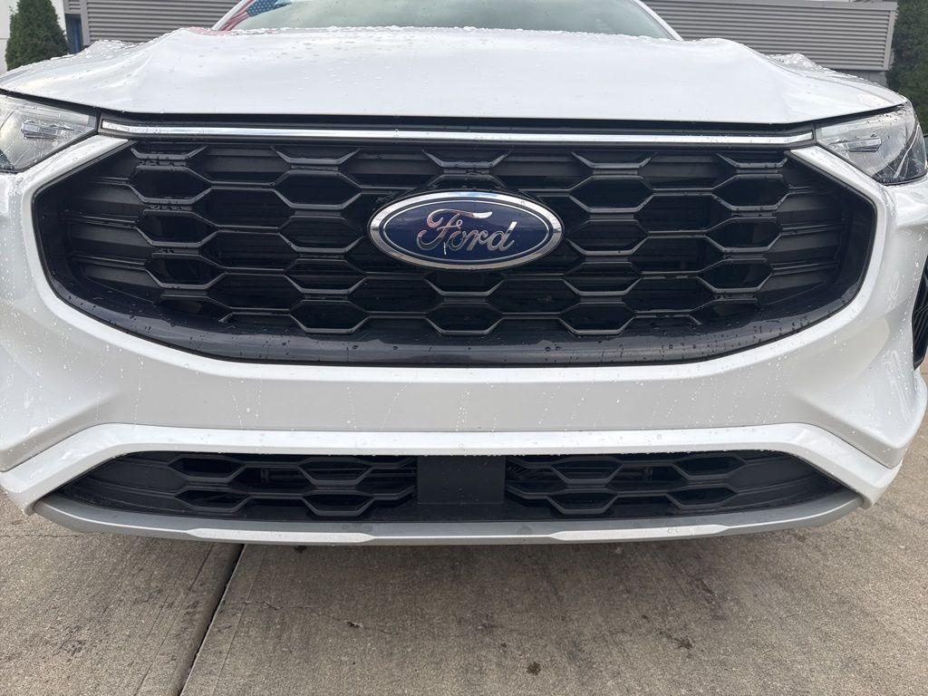 used 2023 Ford Escape car, priced at $24,999