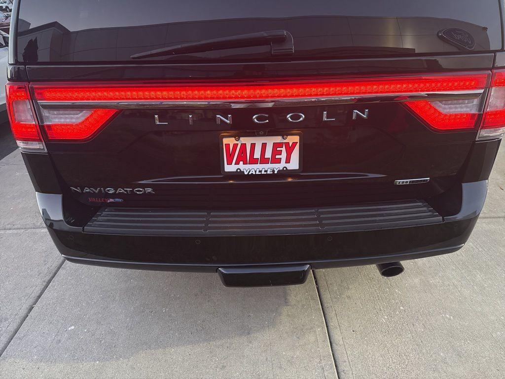 used 2015 Lincoln Navigator car, priced at $14,899
