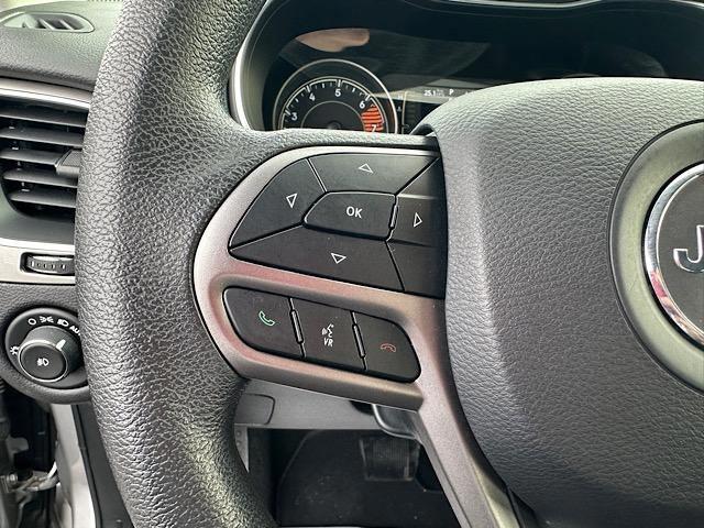 used 2019 Jeep Cherokee car, priced at $14,300