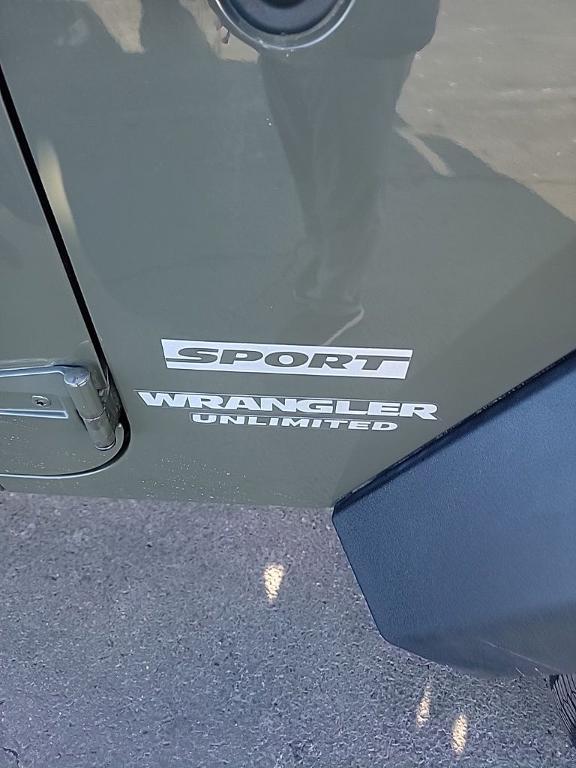 used 2015 Jeep Wrangler Unlimited car, priced at $17,999