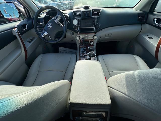 used 2013 Toyota Highlander car, priced at $15,520