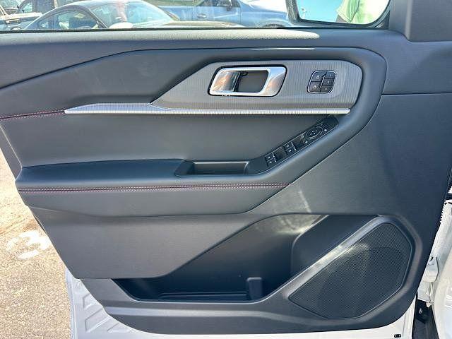 new 2025 Ford Explorer car, priced at $51,179