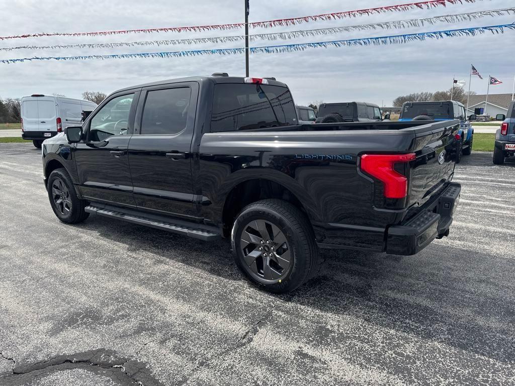 new 2025 Ford F-150 Lightning car