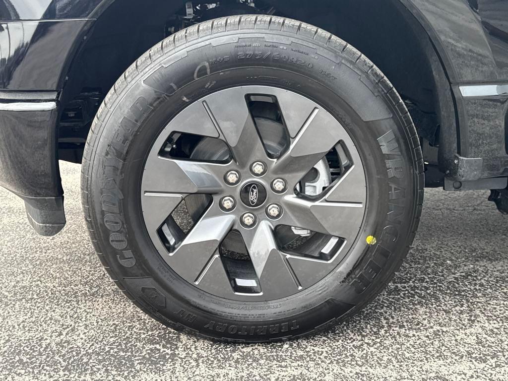 new 2025 Ford F-150 Lightning car