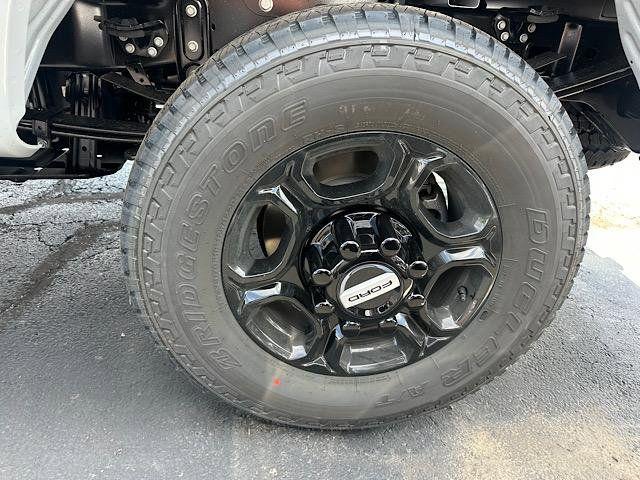 new 2025 Ford F-250 car, priced at $60,900