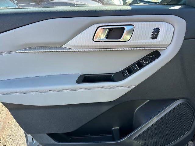 new 2025 Ford Explorer car, priced at $45,754