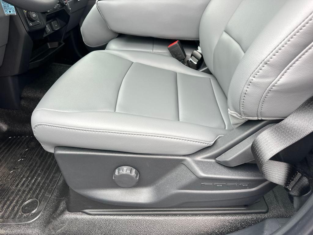 new 2025 Ford F-250 car, priced at $52,245