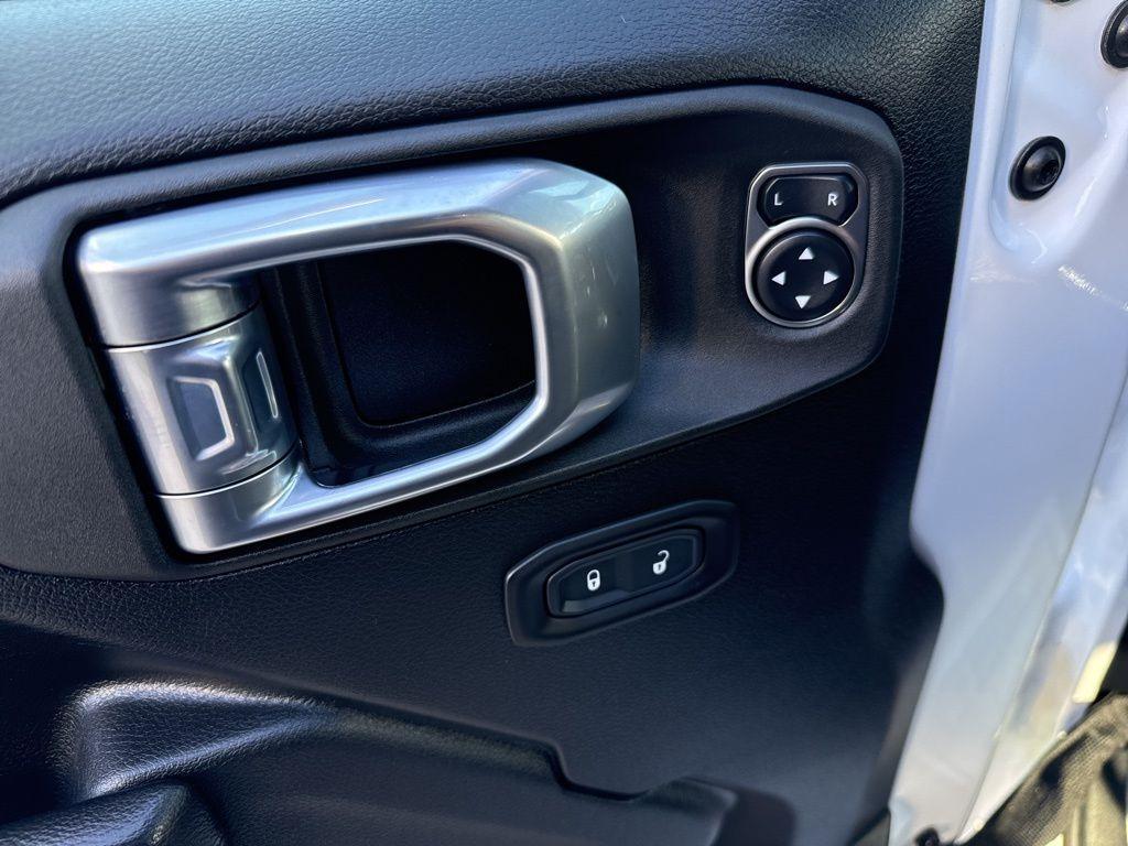 used 2021 Jeep Wrangler Unlimited car, priced at $27,999