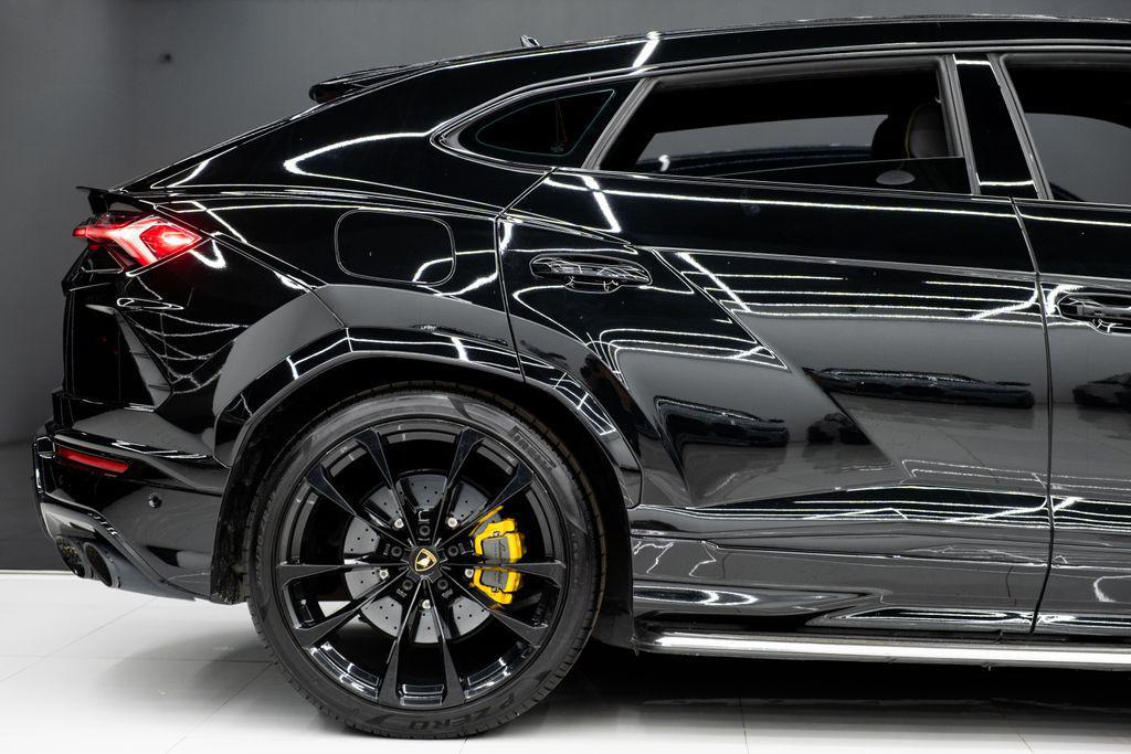 used 2022 Lamborghini Urus car, priced at $179,980