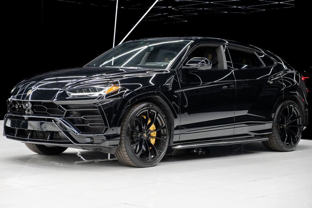 used 2022 Lamborghini Urus car, priced at $179,980