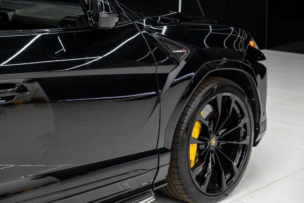 used 2022 Lamborghini Urus car, priced at $179,980
