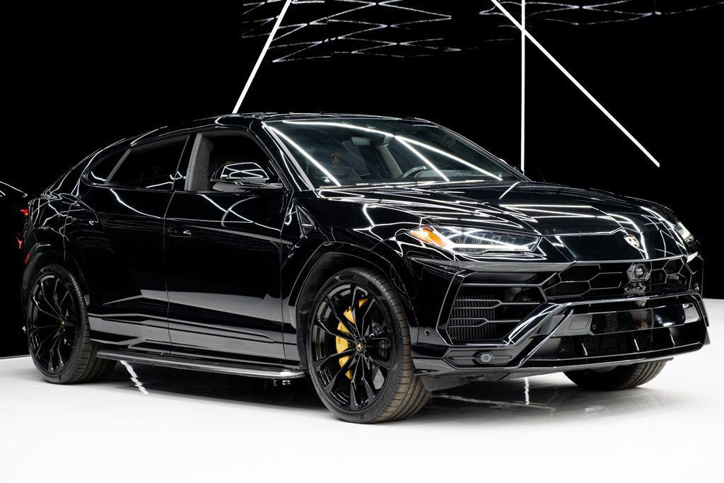 used 2022 Lamborghini Urus car, priced at $179,980