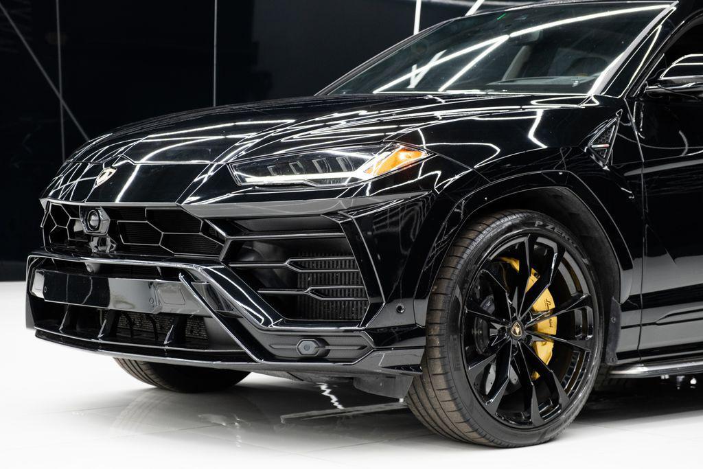used 2022 Lamborghini Urus car, priced at $179,980