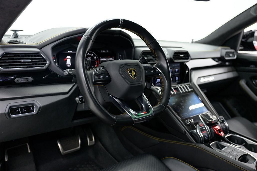 used 2022 Lamborghini Urus car, priced at $179,980
