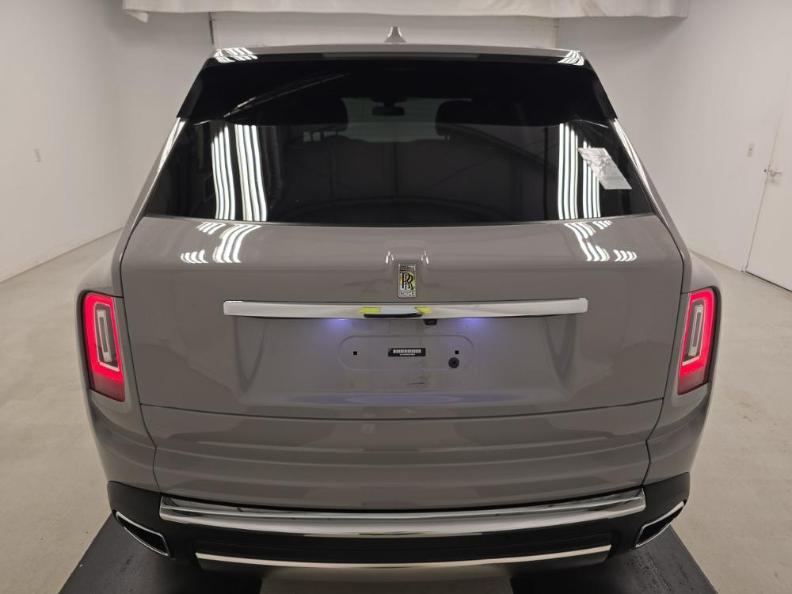 used 2023 Rolls-Royce Cullinan car, priced at $279,980