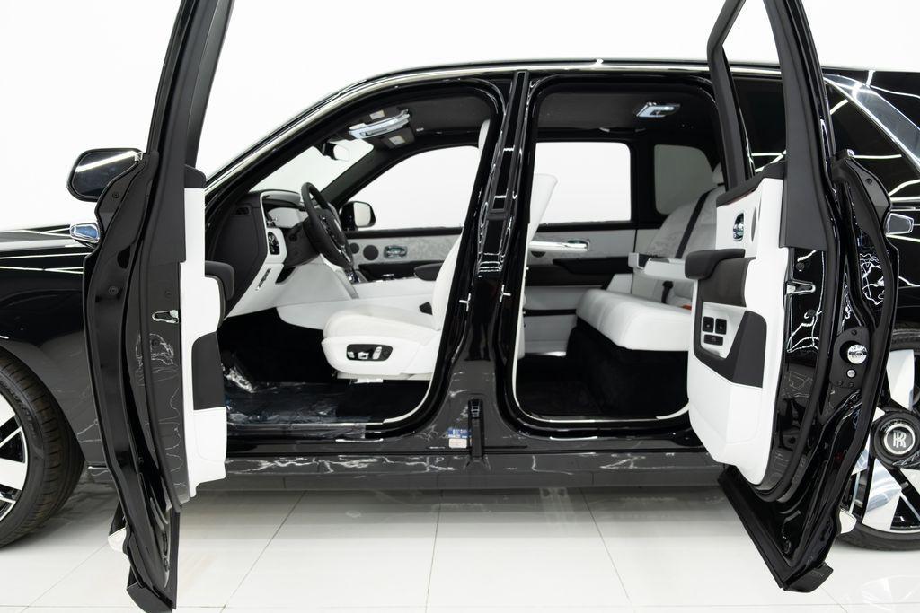 used 2025 Rolls-Royce Cullinan car, priced at $439,980