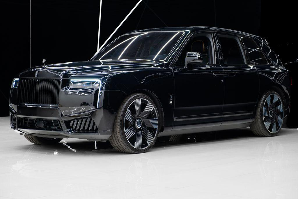 used 2020 Rolls-Royce Cullinan car, priced at $299,980