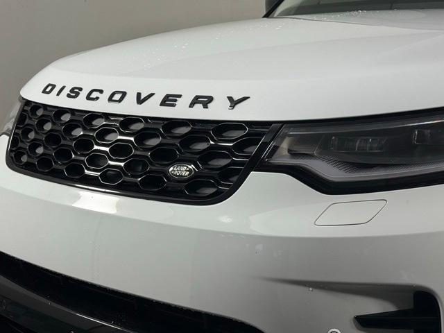 new 2025 Land Rover Discovery car, priced at $76,625