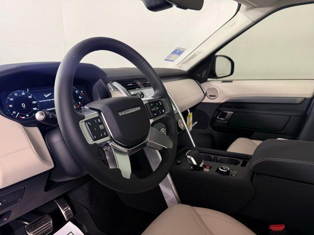 new 2025 Land Rover Discovery car, priced at $76,625
