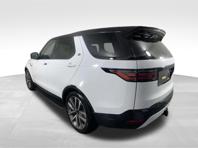 new 2025 Land Rover Discovery car, priced at $76,628