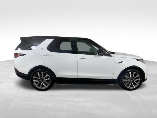 new 2025 Land Rover Discovery car, priced at $76,628