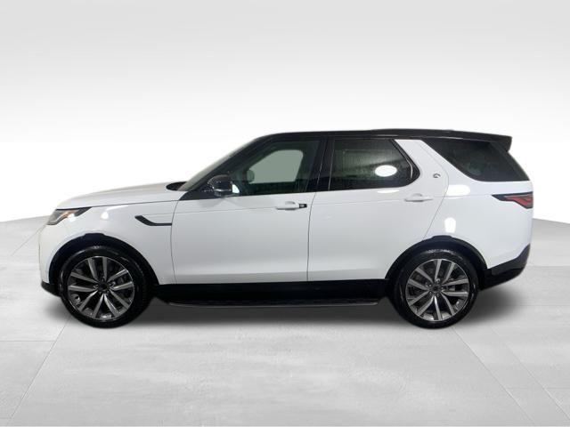 new 2025 Land Rover Discovery car, priced at $76,628