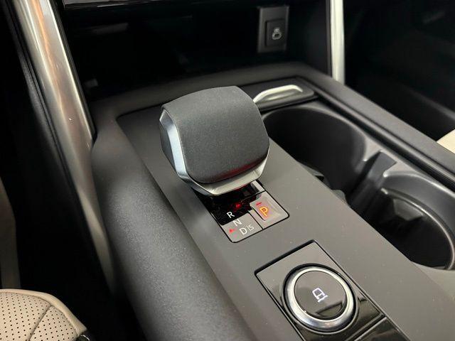 new 2025 Land Rover Discovery car, priced at $83,275
