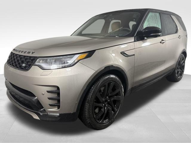 new 2025 Land Rover Discovery car, priced at $77,278