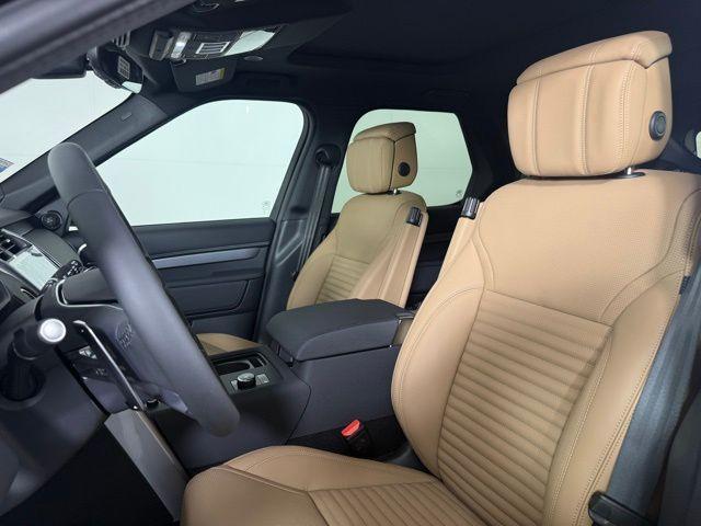 new 2025 Land Rover Discovery car, priced at $74,843