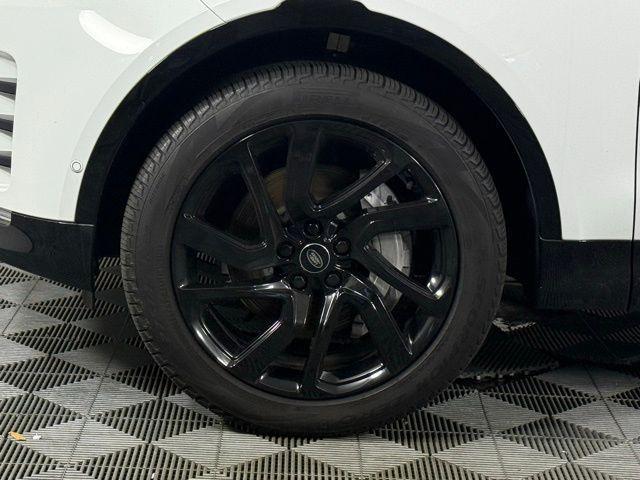 used 2023 Land Rover Discovery car, priced at $41,444
