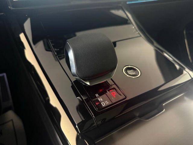 new 2025 Land Rover Range Rover Sport car, priced at $121,290