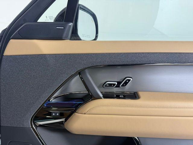 new 2025 Land Rover Range Rover Sport car