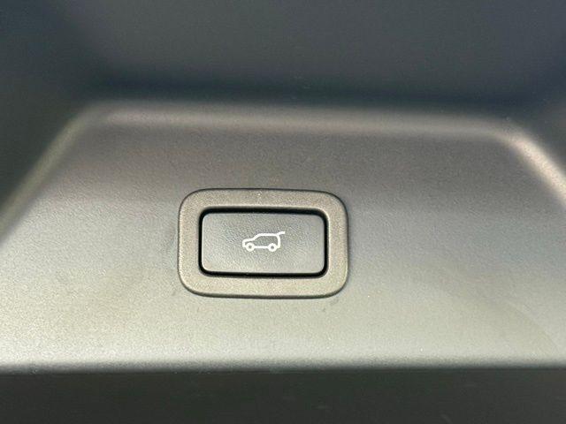 used 2022 Land Rover Range Rover car, priced at $52,444