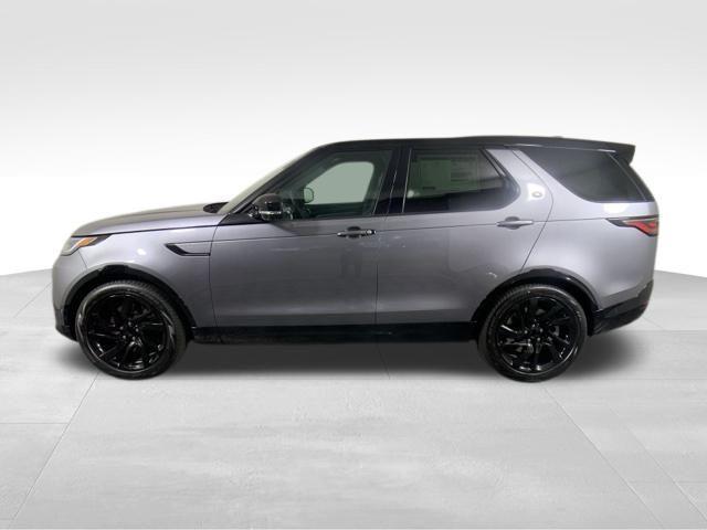 new 2025 Land Rover Discovery car, priced at $77,278